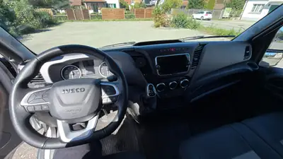 IVECO Daily 35S18 L4H3 — Utilitaire diesel robuste, kilométrage modéré, boîte automatique — Miniatur 7