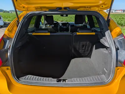 Ford Focus 2.0i EcoB ST-2 — Performance sportive et fiabilité mécanique reconnue — arrière