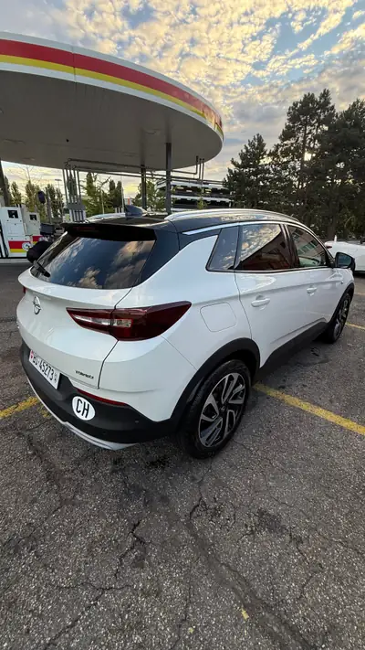 Opel Grandland X 1.2 T Ultimate — SUV robuste, garantie 1 an, pneus neufs — fianco