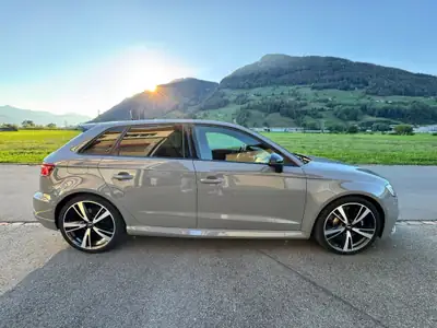 Audi RS3 Sportback 2.5 quattro S-Tronic — Performance 400 ch, Panorama toit, 72 500 km — detail