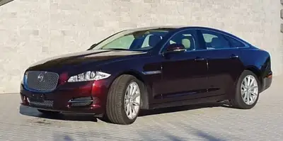 Jaguar XJ 3.0 V6 S/C Portfolio AWD — Berline de prestige, moteur surcompressé 340 ch — exterior view