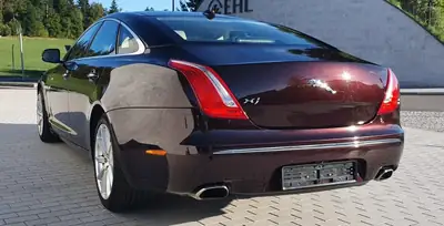 Jaguar XJ 3.0 V6 S/C Portfolio AWD — Berline de prestige, moteur surcompressé 340 ch — interior
