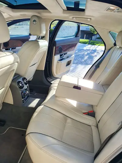 Jaguar XJ 3.0 V6 S/C Portfolio AWD — Berline de prestige, moteur surcompressé 340 ch — Thumbnail 12