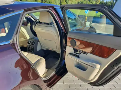 Jaguar XJ 3.0 V6 S/C Portfolio AWD — Berline de prestige, moteur surcompressé 340 ch — Thumbnail 11