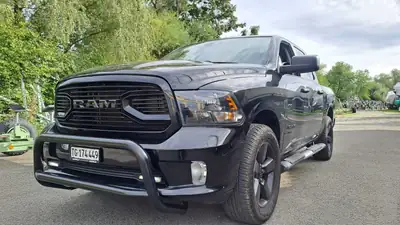 Dodge Ram 2021 — Pickup musclé 400 ch, design imposant et robustesse éprouvée — vue extérieure