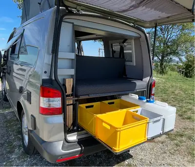 VW T5 Camper — Aménagement haut de gamme WERZ, toit relevable, 4 couchages — interni