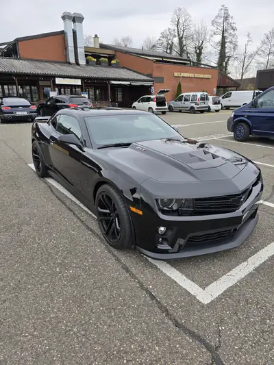 Chevrolet Camaro ZL1 2013 — Muscle car légendaire, 588 ch et faible kilométrage — côté