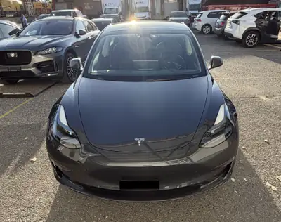 Tesla Model 3 Long Range RWD — Électrique performante, 29 000 km seulement — fianco