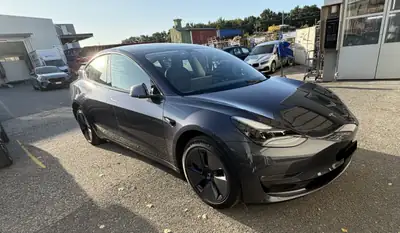Tesla Model 3 Long Range RWD — Électrique performante, 29 000 km seulement — vista esterna