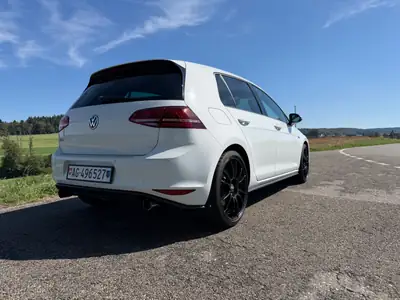 VW Golf GTI Performance 2014 — 230 ch, boîte manuelle sportive, blanc immaculé — arrière