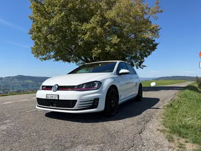 VW Golf GTI Performance 2014 — 230 ch, boîte manuelle sportive, blanc immaculé — vue extérieure