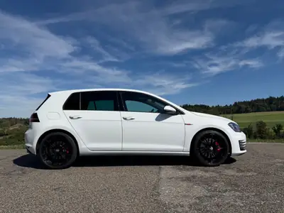 VW Golf GTI Performance 2014 — 230 ch, boîte manuelle sportive, blanc immaculé — Miniature 12
