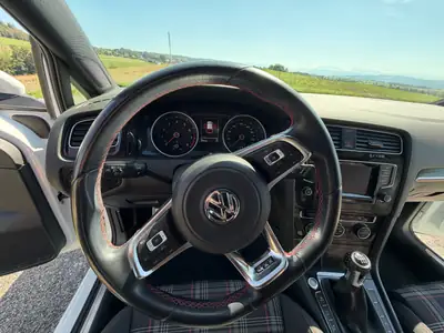 VW Golf GTI Performance 2014 — 230 ch, boîte manuelle sportive, blanc immaculé — Miniature 10