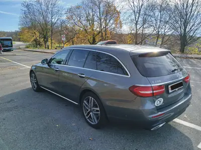 Mercedes-Benz E 200 Avantgarde — Break premium 184 ch, services inclus jusqu'à 100 000 km — Heckansicht