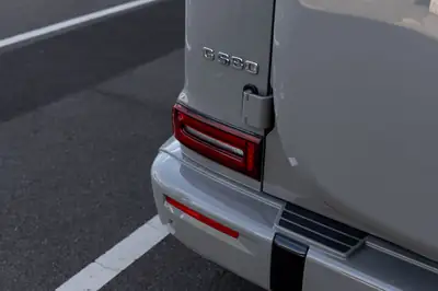 Mercedes-Benz G 580 AMG Line Edition One — Le SUV électrique de luxe ultra-puissant — Miniatur 13