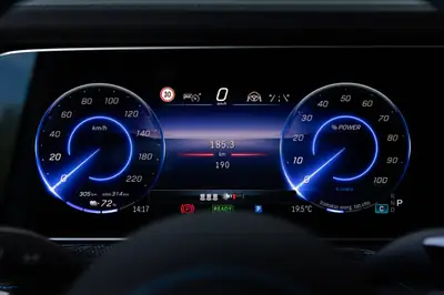 Mercedes-Benz G 580 AMG Line Edition One — Le SUV électrique de luxe ultra-puissant — Miniatur 16