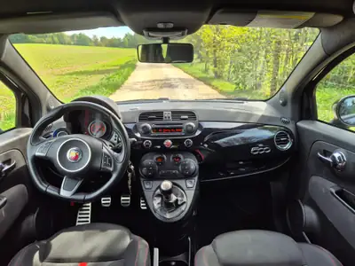 Fiat 500 Abarth 1.4 T-Jet 135 — Sportive compacte emblématique, 3 portes dynamique — Innenraum