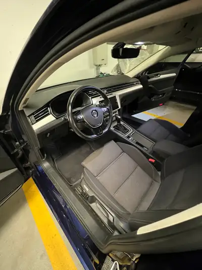 Volkswagen Passat 1.6 TDI Comfortline DSG — Berline familiale diesel économe, révision récente — rear view