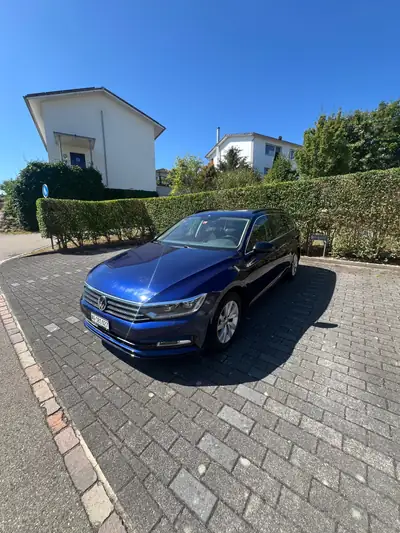 Volkswagen Passat 1.6 TDI Comfortline DSG — Berline familiale diesel économe, révision récente — side view