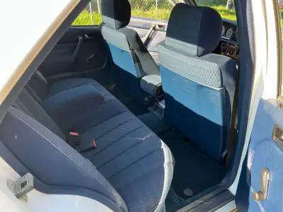Mercedes-Benz 190 E 1.8 — Berline classique 1992, état impeccable, expertise vétéran — Thumbnail 10