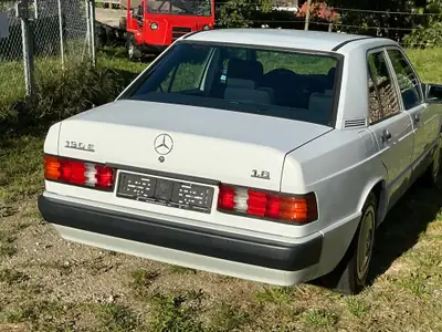 Mercedes-Benz 190 E 1.8 — Berline classique 1992, état impeccable, expertise vétéran — Thumbnail 13