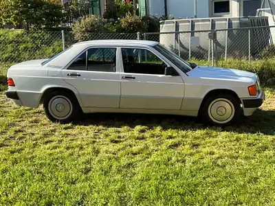 Mercedes-Benz 190 E 1.8 — Berline classique 1992, état impeccable, expertise vétéran — Thumbnail 15