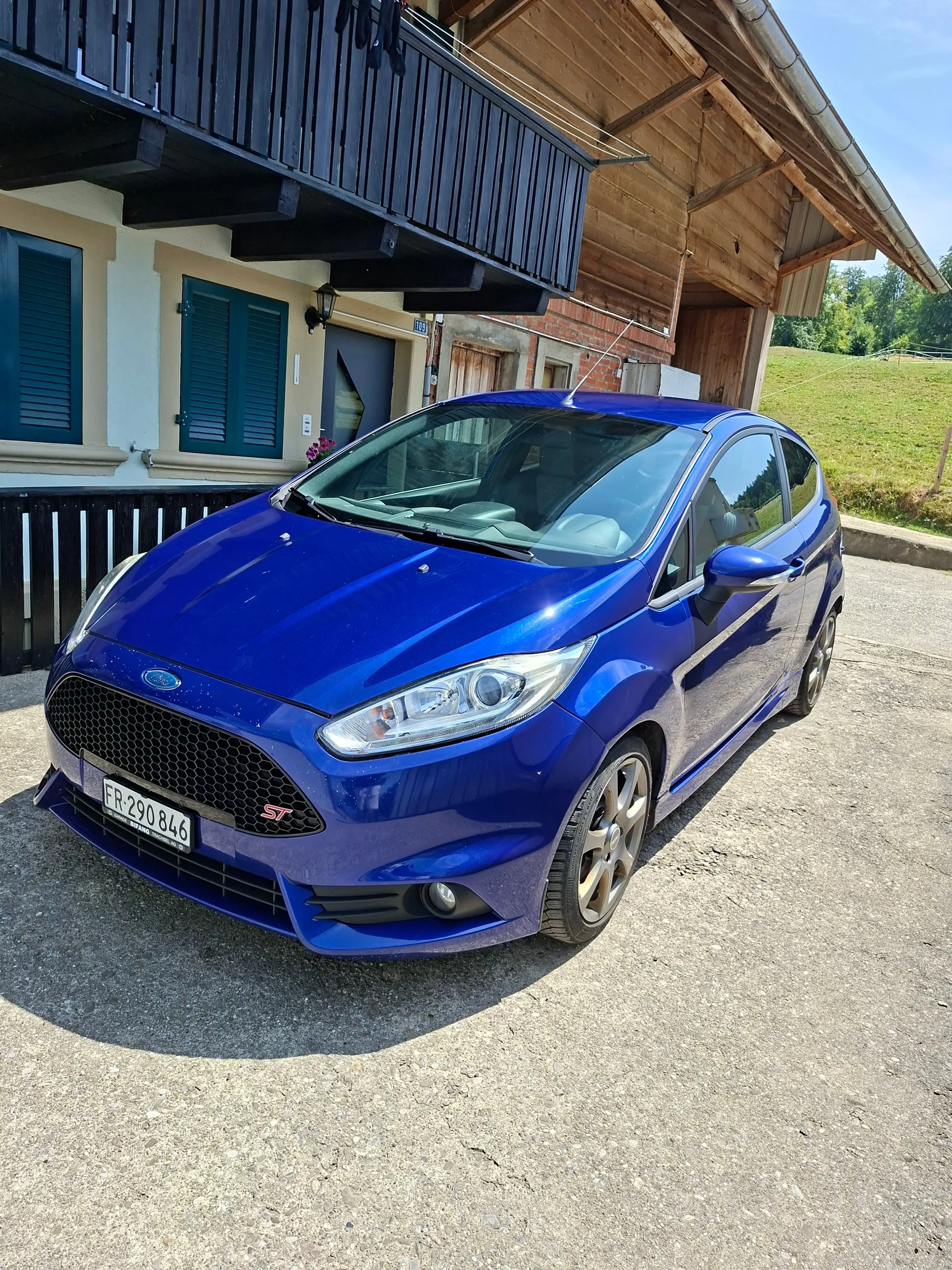 Ford Fiesta 2014 occasion Rechthalten — 1