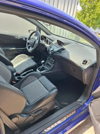 Ford Fiesta 1.6 EcoBoost ST-2 — Sportive compacte, 182 ch et faible consommation — Innenraum