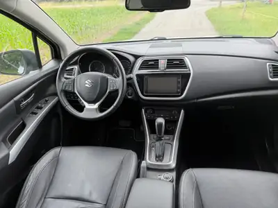 Suzuki S-Cross SX4 — Robustesse et polyvalence tout-terrain à transmission automatique — Heckansicht