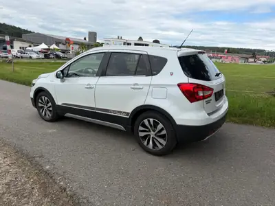 Suzuki S-Cross SX4 — Robustesse et polyvalence tout-terrain à transmission automatique — Detail