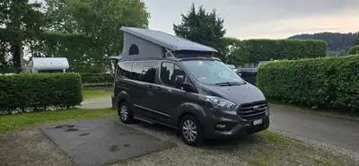 Ford Transit Custom Nugget 320 L1 — Camping-car aménagé, diesel automatique, équipements premium — rear view