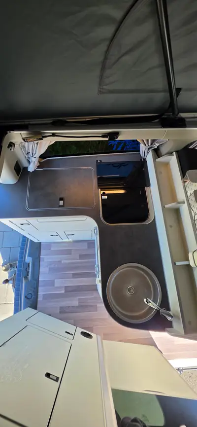 Ford Transit Custom Nugget 320 L1 — Camping-car aménagé, diesel automatique, équipements premium — Thumbnail 8