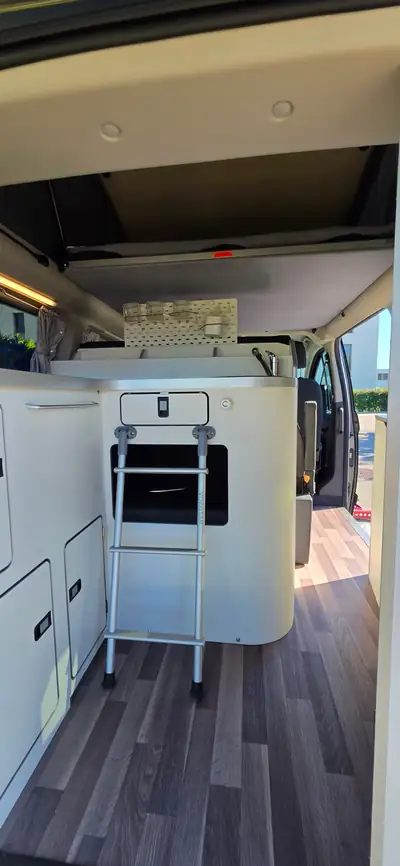 Ford Transit Custom Nugget 320 L1 — Camping-car aménagé, diesel automatique, équipements premium — Thumbnail 16