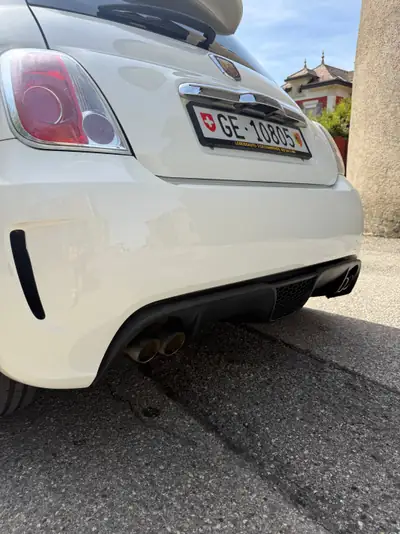 FIAT 500 Abarth 1.4 T-Jet 135 — Citadine sportive dynamique, 113'300 km — vista posteriore