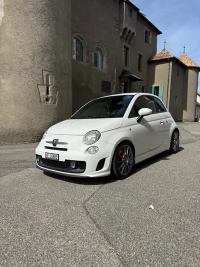 FIAT 500 Abarth 1.4 T-Jet 135 — Citadine sportive dynamique, 113'300 km — vista esterna