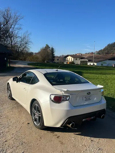 Subaru BRZ 2.0R — Coupé sportif 200 ch, boîte manuelle, 37'000 km seulement — arrière