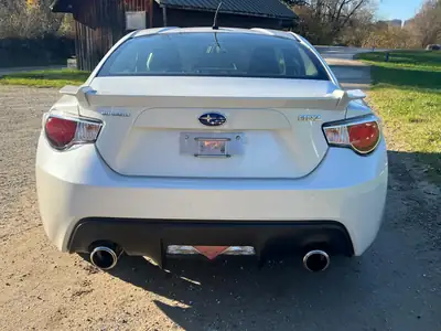 Subaru BRZ 2.0R — Coupé sportif 200 ch, boîte manuelle, 37'000 km seulement — intérieur