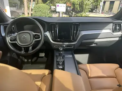 Volvo XC60 2.0 D4 Inscription AWD — SUV premium diesel, 97'000 km, traction intégrale — côté