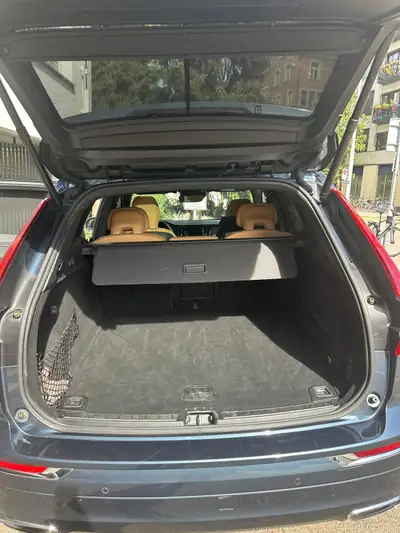 Volvo XC60 2.0 D4 Inscription AWD — SUV premium diesel, 97'000 km, traction intégrale — tableau de bord