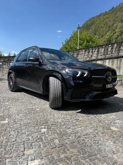 Mercedes-Benz GLE 400 d AMG Line — SUV premium diesel 330 ch, entretien MB garantie — exterior view