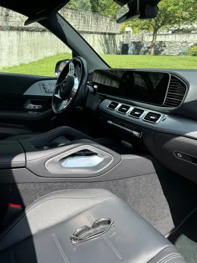 Mercedes-Benz GLE 400 d AMG Line — SUV premium diesel 330 ch, entretien MB garantie — dashboard