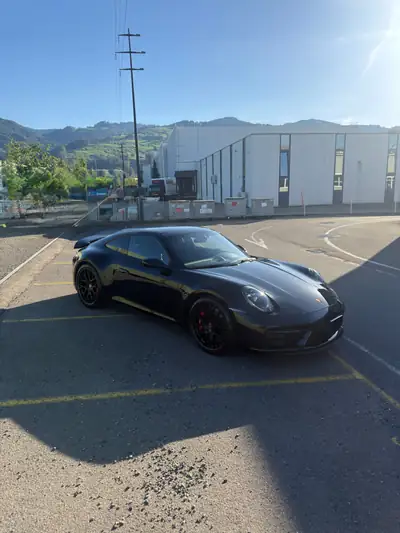 Porsche 911 Carrera 4 GTS 2024 — Performance intégrale et technologie Swiss Package — detail