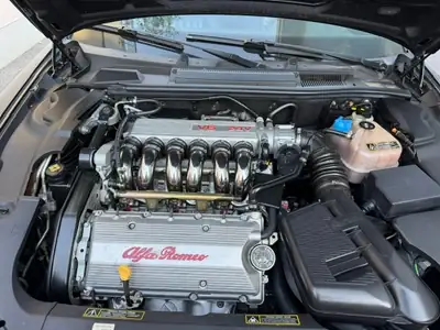 ALFA ROMEO 166 3.2 V6 24V TI — Berline de prestige, moteur 240 ch affirmé — détail