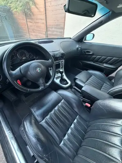 ALFA ROMEO 166 3.2 V6 24V TI — Berline de prestige, moteur 240 ch affirmé — Miniature 10