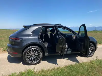 Porsche Macan 3.0 V6 S — SUV sportif 353 ch, toutes routes, entretien suivi — vista posteriore