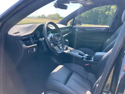 Porsche Macan 3.0 V6 S — SUV sportif 353 ch, toutes routes, entretien suivi — interni