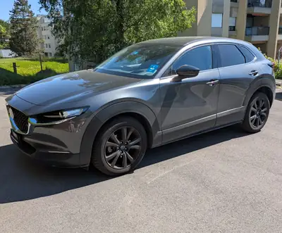Mazda CX-30 2.0 186 Homura — SUV compact hybride, très faible kilométrage — vista esterna