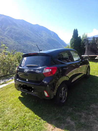 Hyundai i10 1.0 Launch — Citadine fiable et économe, 70 000 km seulement — exterior view
