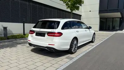 Mercedes-Benz E 43 AMG — Break sport 401 ch, 4x4 intégrale, équipement premium — arrière