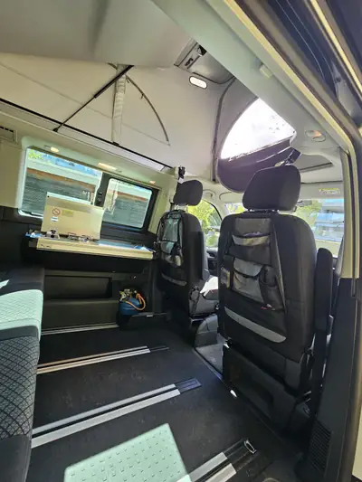 VW T6.1 2.0 TDI 150 Beach Edition — Camping-car compact, efficient et polyvalent — Heckansicht